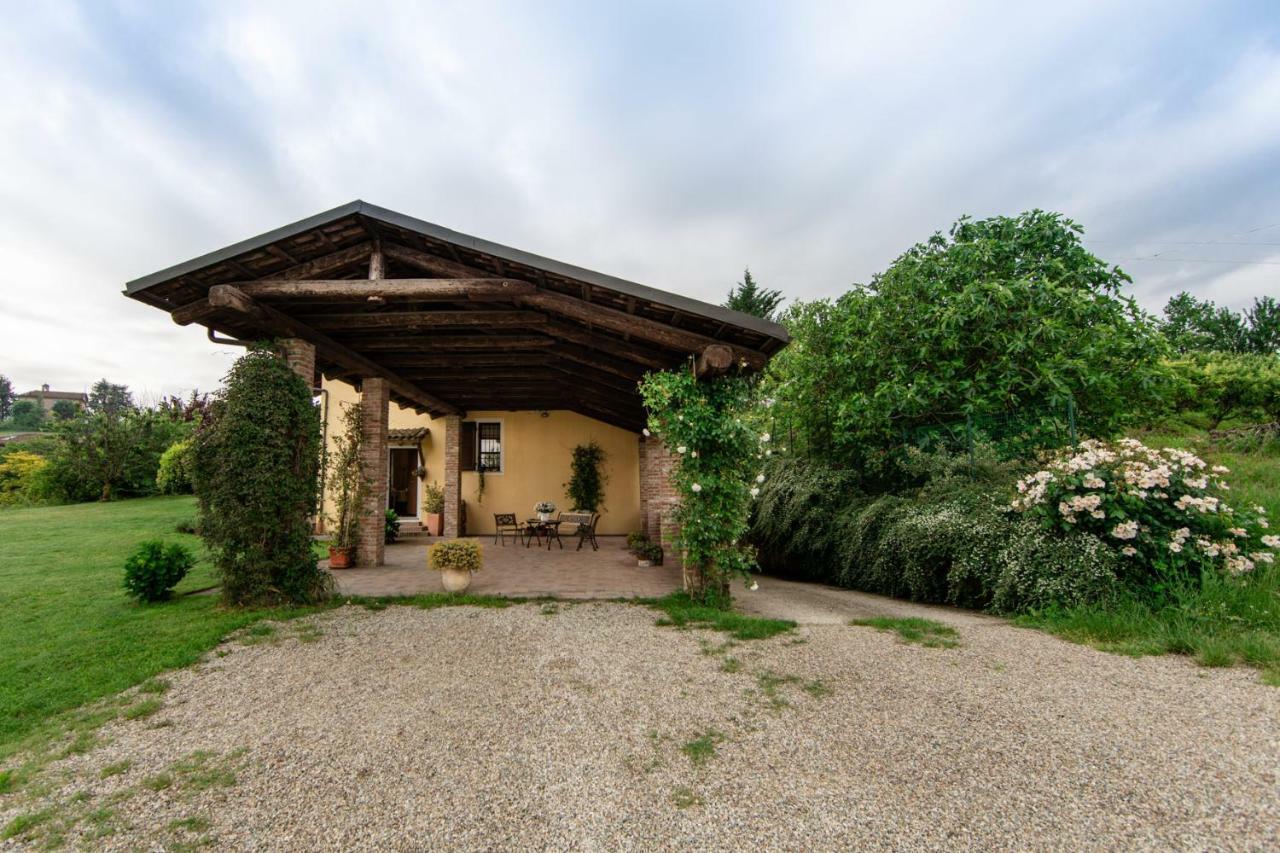 Апартаменты La Casa In Collina Альба Экстерьер фото